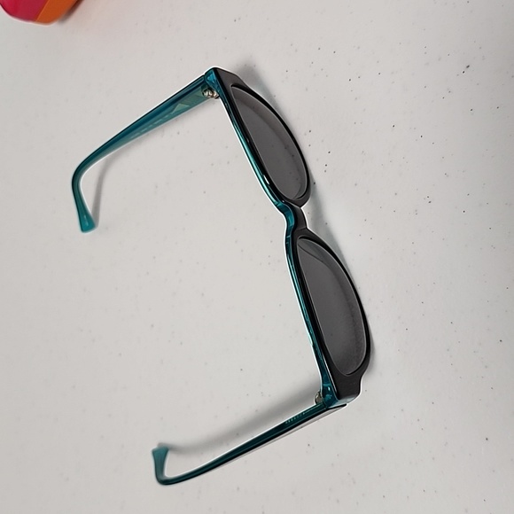 Kate Spade "Halle" Eye Glass Frames, EUC! - Picture 3 of 7